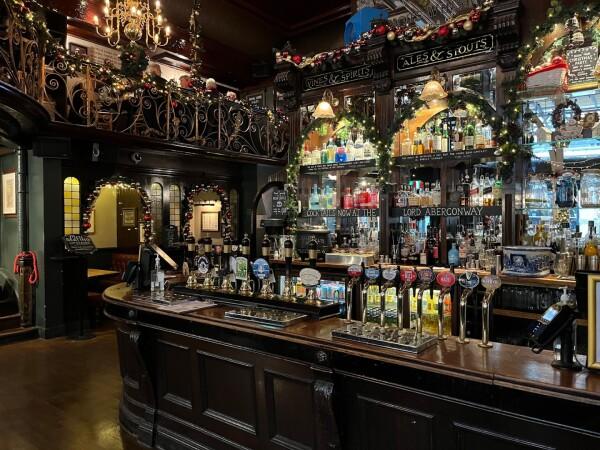 Best Sports Bars in London - Lord Aberconway