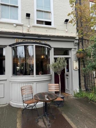 Best Sports Bars in London - Richard 1st