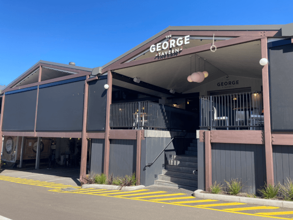 Best Sports Bars in East Maitland - George Tavern