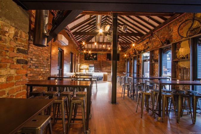 Best Sports Bars in Fitzroy - Birmingham Hotel
