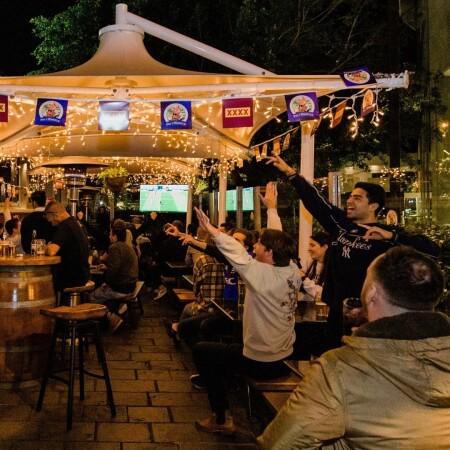 Best Sports Bars in Brisbane - Pig 'N' Whistle Riverside