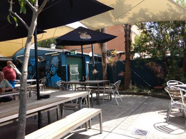 Best Sports Bars in Newcastle - Hamilton Station Hotel