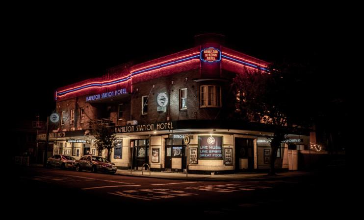 Best Sports Bars in Newcastle - Hamilton Station Hotel