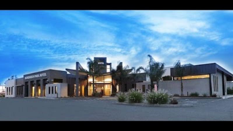 Best Sports Bars in Melbourne - Roxburgh Park Hotel