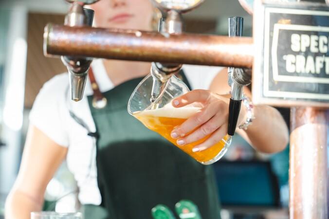 Best Sports Bars in Melbourne - Transport Hotel