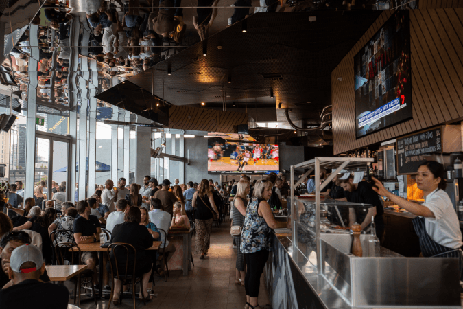 Best Sports Bars in Melbourne - Transport Hotel