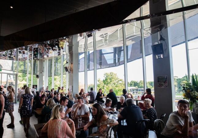 Best Sports Bars in Melbourne - Transport Hotel