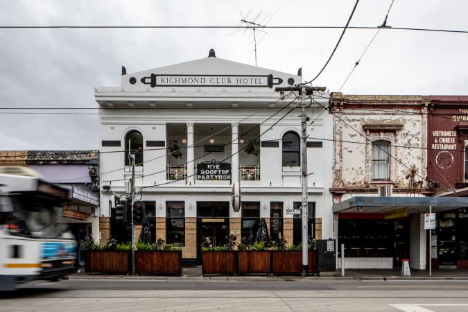 Best Sports Bars in Richmond - Richmond Club Hotel