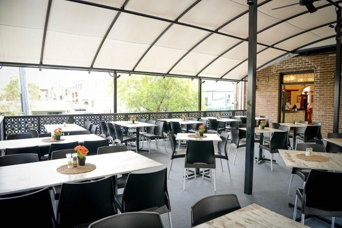 Beste Sportsbars in Mortlake - Palace Hotel