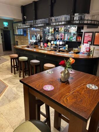 Les Meilleurs Bars à Horsham - Dog & Bacon