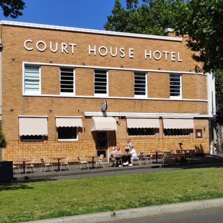 Best Sports Bars in Footscray - Courthouse Hotel