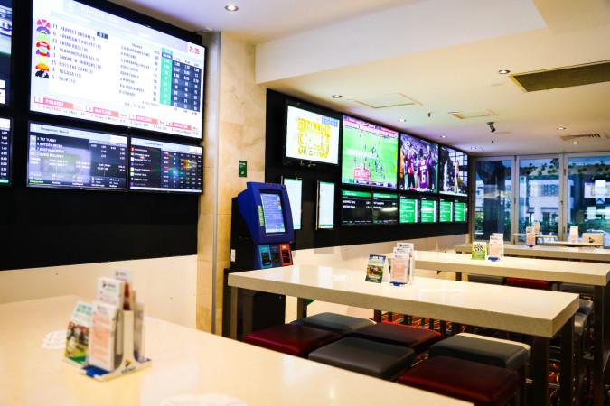 Best Sports Bars in Parramatta - The Collector Hotel