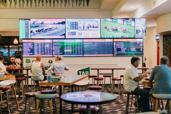 Best Sports Bars in SALAMANDER BAY - Salamander Hotel