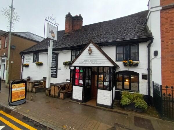 Best Sports Bars in Watford - THE SARACENS HEAD