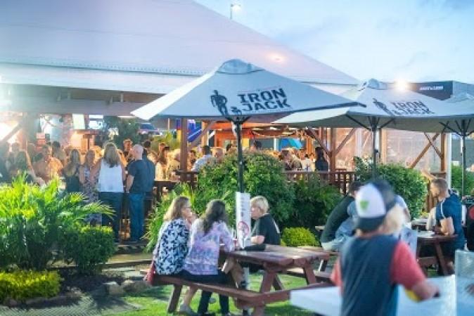 Best Sports Bars in Moonee Beach - Moonee Beach Hotel