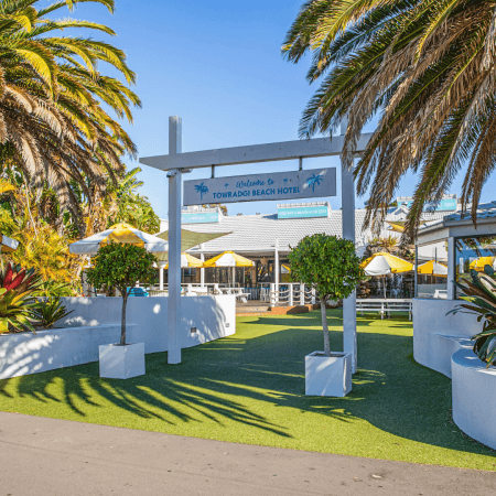 Best Sports Bars in Towradgi - Towradgi Beach Hotel