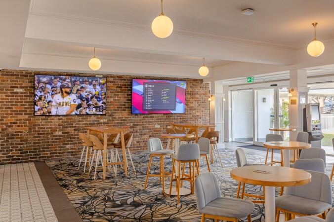 Best Sports Bars in Toukley - The Beachcomber Hotel & Resort
