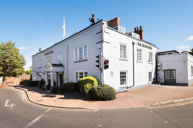 Best Sports Bars in Esher - Bear Inn, Esher