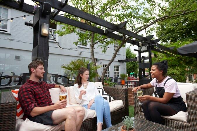 Best Sports Bars in Esher - Bear Inn, Esher