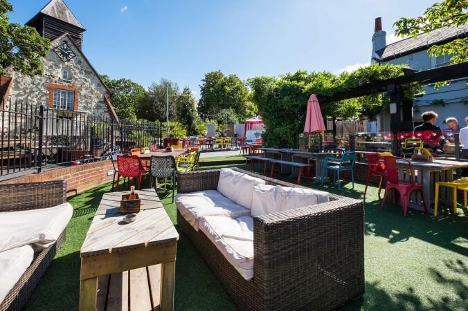 Best Sports Bars in Esher - Bear Inn, Esher