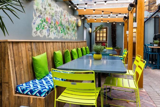 Best Sports Bars in London - Brook Green Hotel