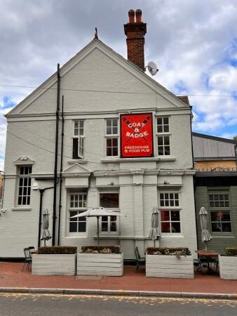Best Sports Bars in London - Coat & Badge