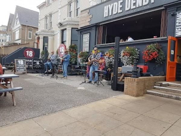 Best Sports Bars in Paignton - Hyde Dendy