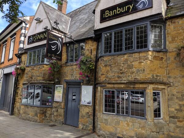Best Sports Bars in Banbury - Swan