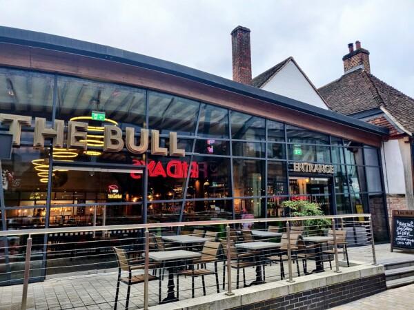 Best Sports Bars in Bracknell - Bull, Bracknell