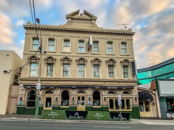 Best Sports Bars in Hawthorn - Glenferrie Hotel