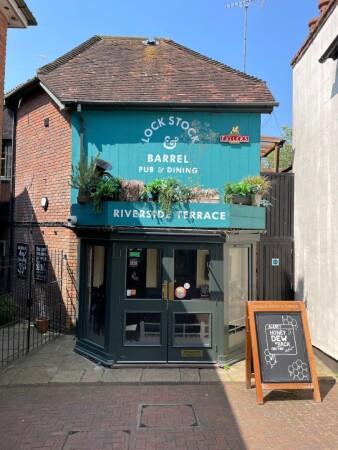 Best Sports Bars in Newbury - Lock Stock And Barrel