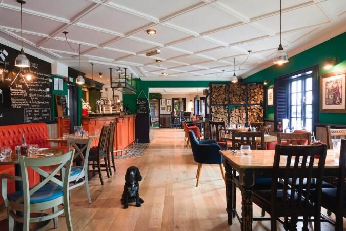 Best Sports Bars in Newbury - Lock Stock And Barrel