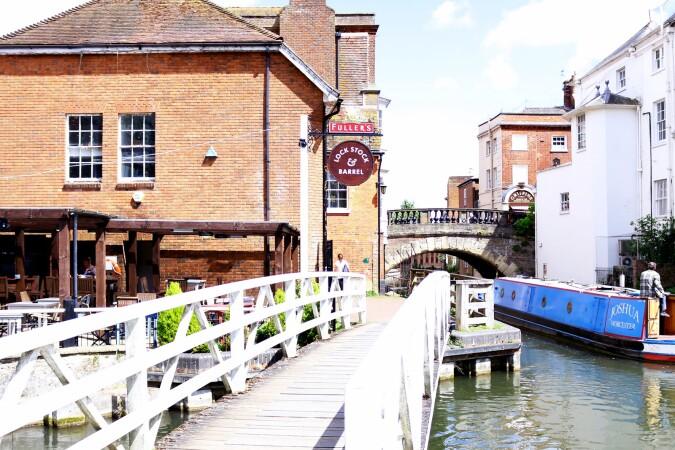 Best Sports Bars in Newbury - Lock Stock And Barrel