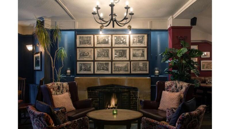 Best Sports Bars in London - Rose and Crown