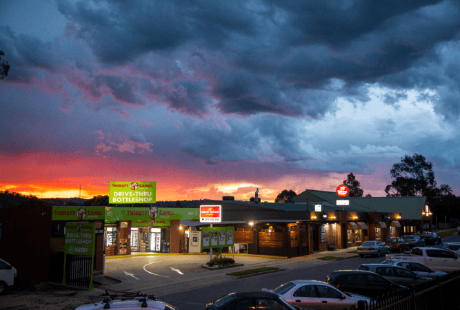 Best Sports Bars in WODONGA - Blazing Stump Hotel
