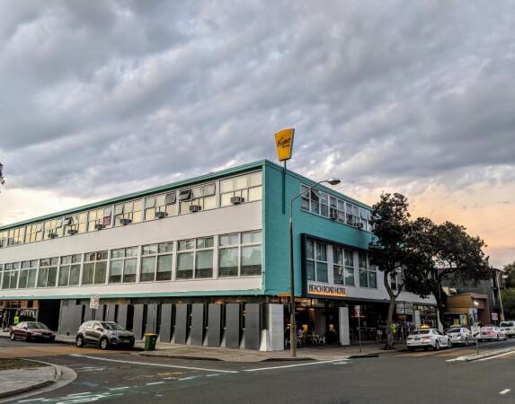 Best Sports Bars in Bondi - Beach Road Hotel