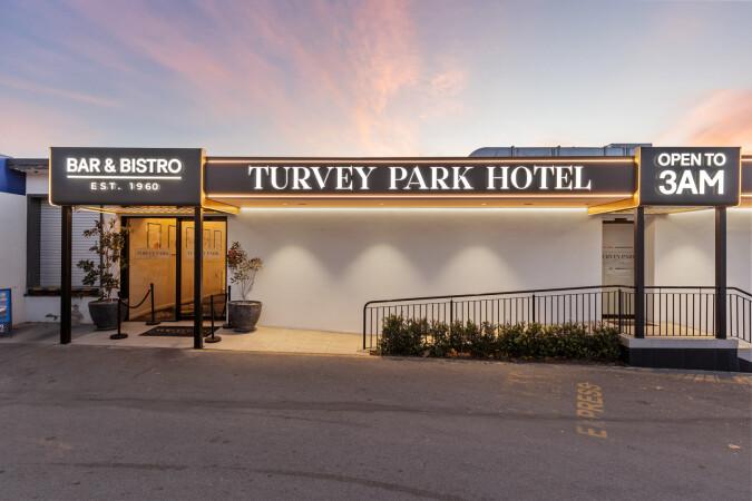 Best Sports Bars in Mount Austin - Turvey Park Hotel