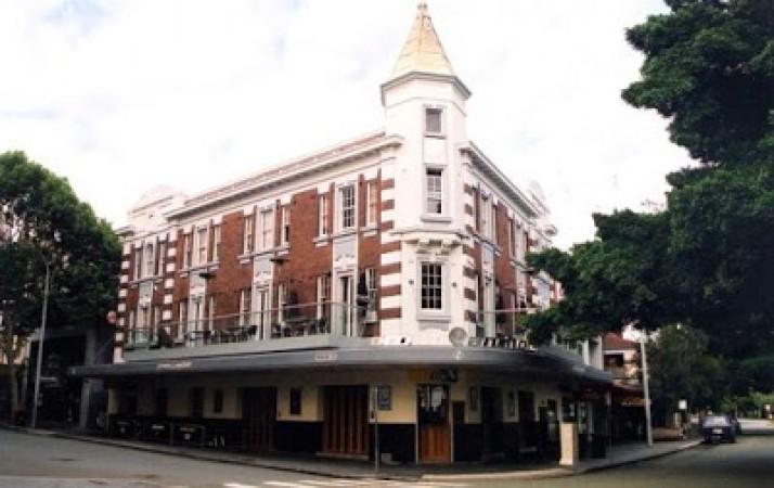 Best Sports Bars in NEWCASTLE - Crown & Anchor Hotel