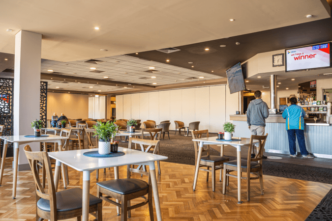 Best Sports Bars in BUDGEWOI - Halekulani Bowling Club
