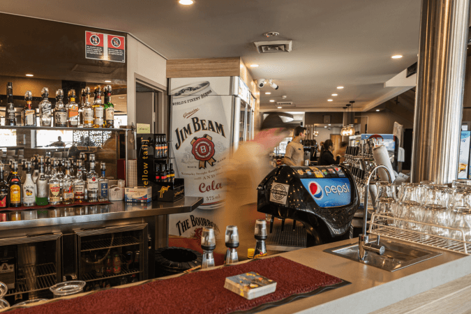 Best Sports Bars in BUDGEWOI - Halekulani Bowling Club