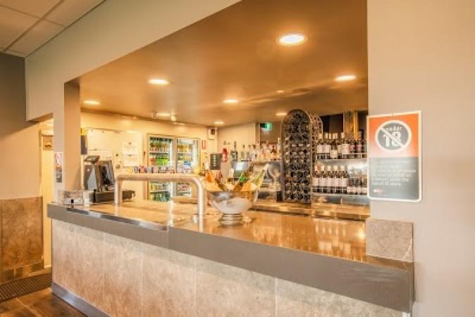 Best Sports Bars in ORANGE - Orange Waratah Sports Club