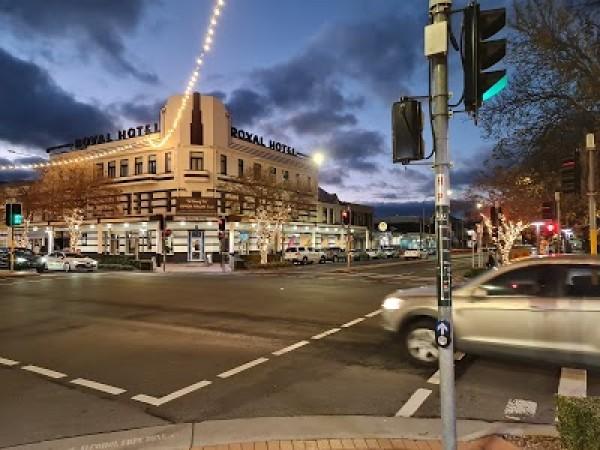 Best Sports Bars in ORANGE - Royal Hotel Orange