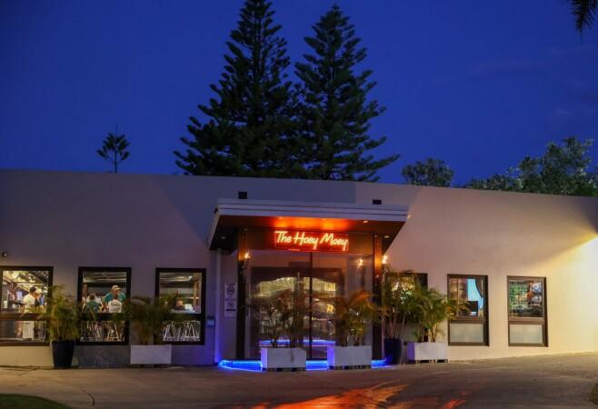 Best Sports Bars in Coffs Harbour - The Hoey Moey
