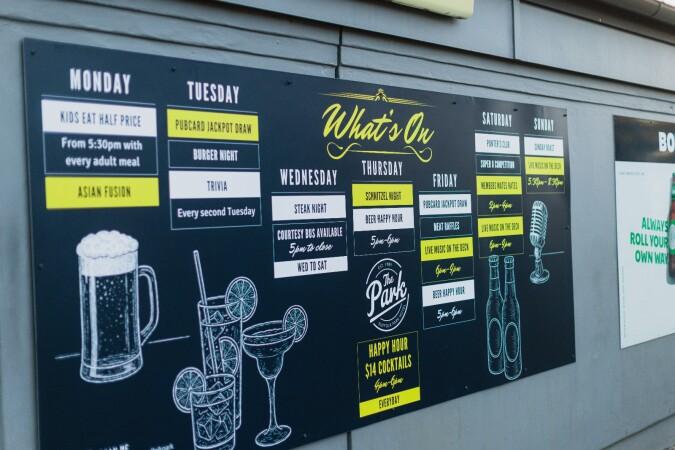 Best Sports Bars in Suffolk Park - The Park Hotel