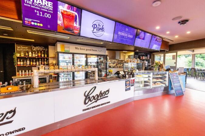 Best Sports Bars in Suffolk Park - The Park Hotel