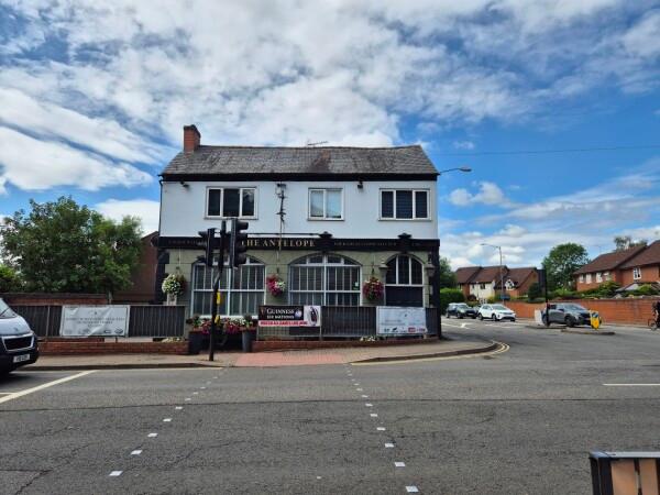 Best Sports Bars in Warwick - The Antelope Inn