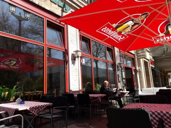 Best Sports Bars in Berlin - Country Cheers