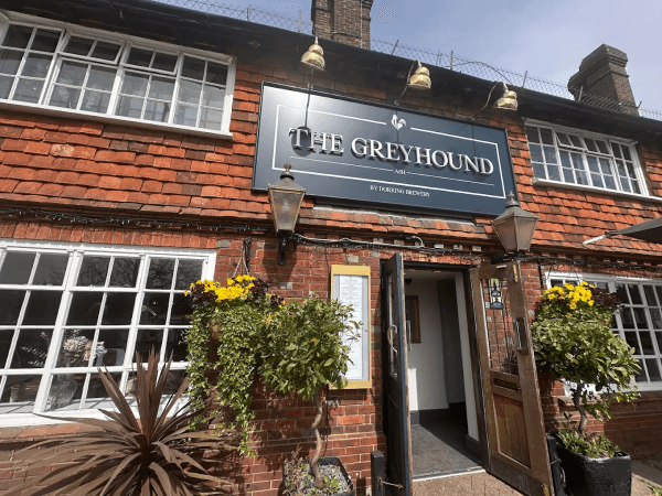 Best Sports Bars in Aldershot - Greyhound Aldershot