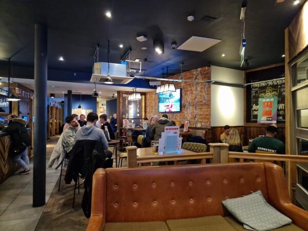 Best Sports Bars in Manchester - Crafty Pig Manchester