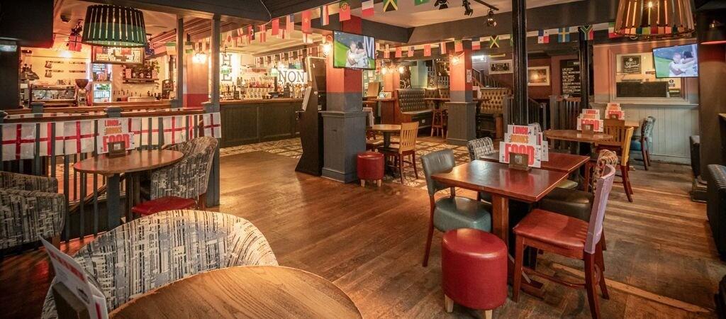 Best Sports Bars in York - Tank And Paddle York